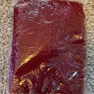 Taylor Swift All Too Well Red scarf